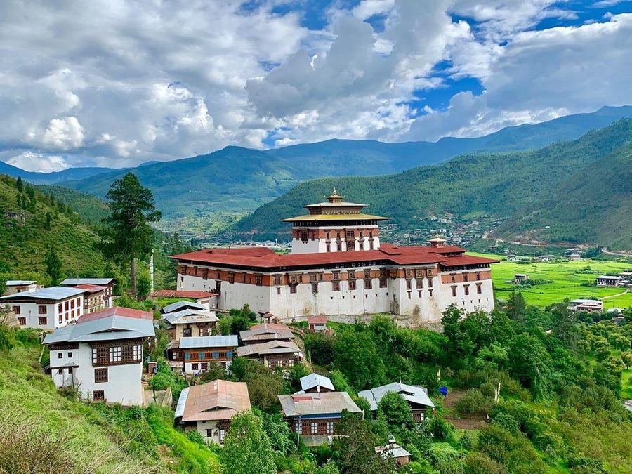 Rinpung Dzong above the town of Paro