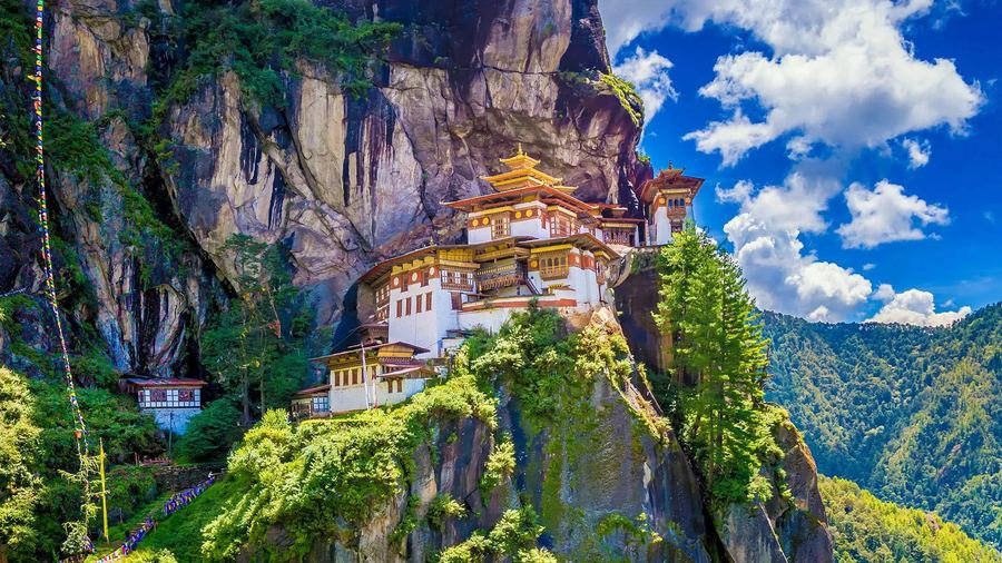 Paro Taktsang clinging to the cliff face