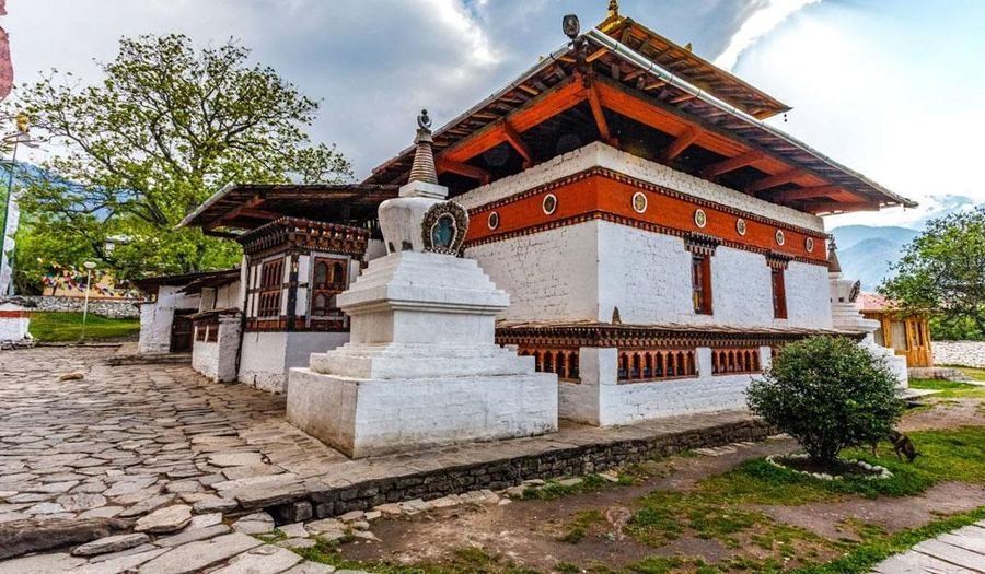 Kyichu Lhakhang temple and its chorten