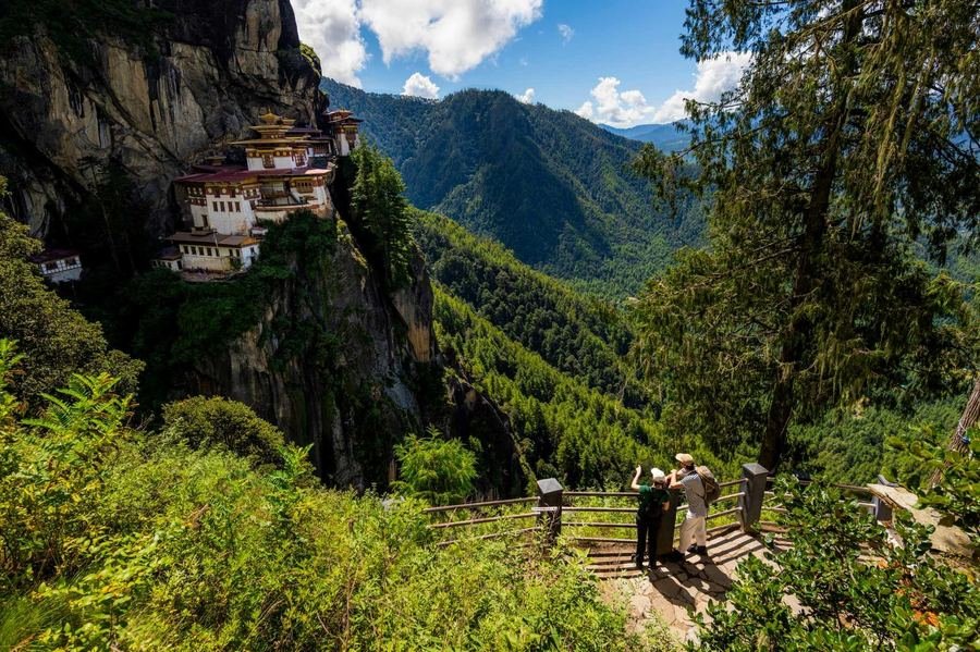 Tiger&rsquo;s Nest seen from the forest trail