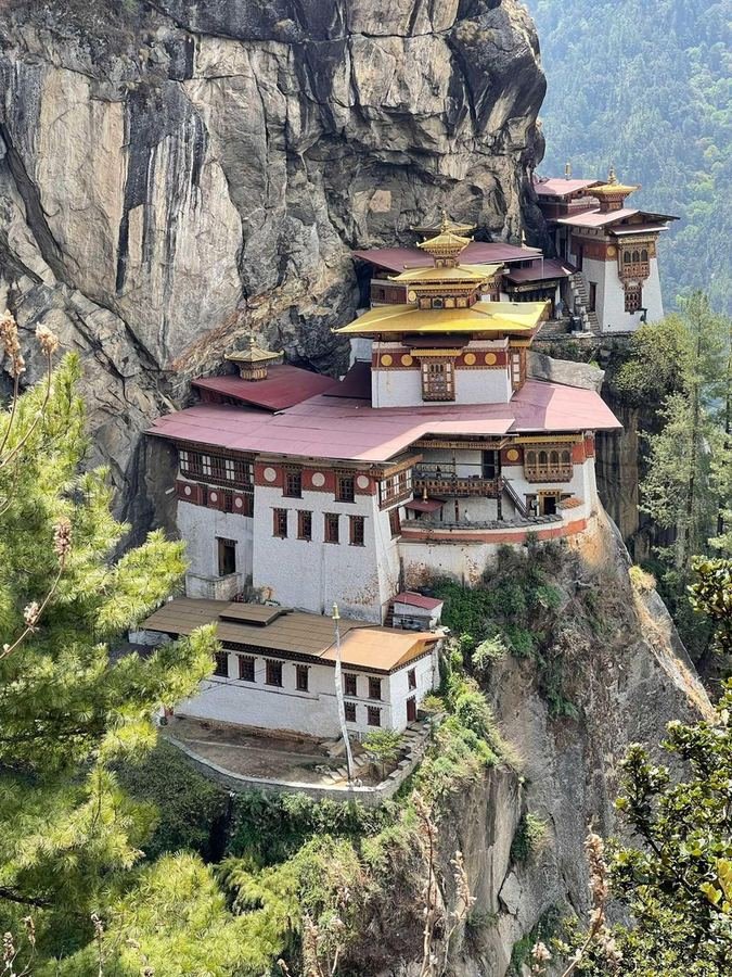 Paro Taktsang clinging to the cliff face