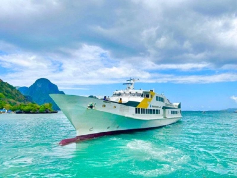 High-speed ferry to Coron